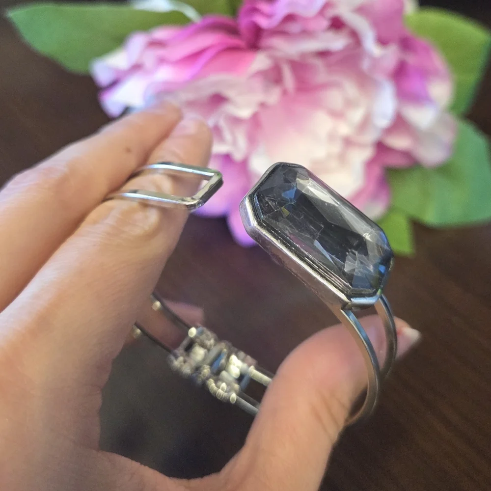 Silver Pearl Cluster Jewelry Set - Picture 5 of 6